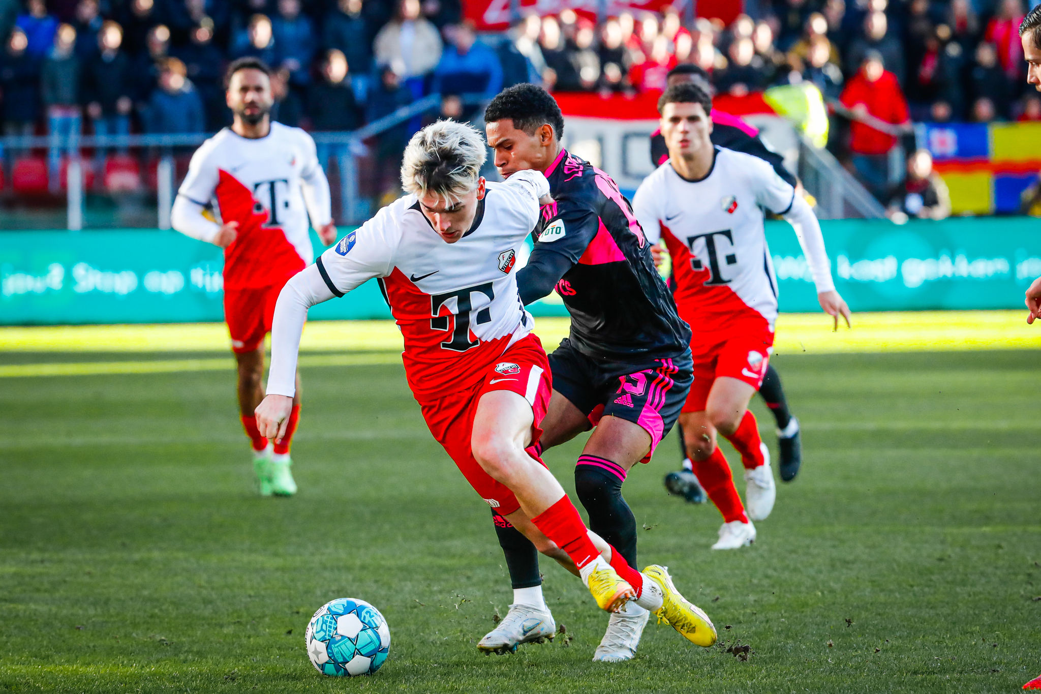 FC Utrecht vs Feyenoord (17:15 – 03/09) | Xem lại trận đấu