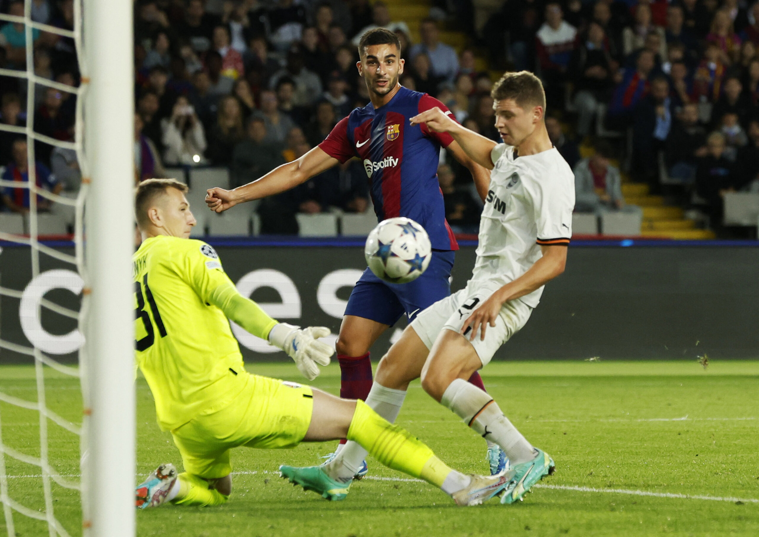 FC Barcelona vs FC Shakhtar (23:45 – 25/10) | Xem lại trận đấu