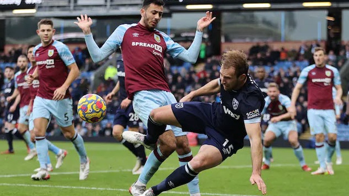 Burnley vs West Ham (22:00 – 25/11) | Xem lại trận đấu