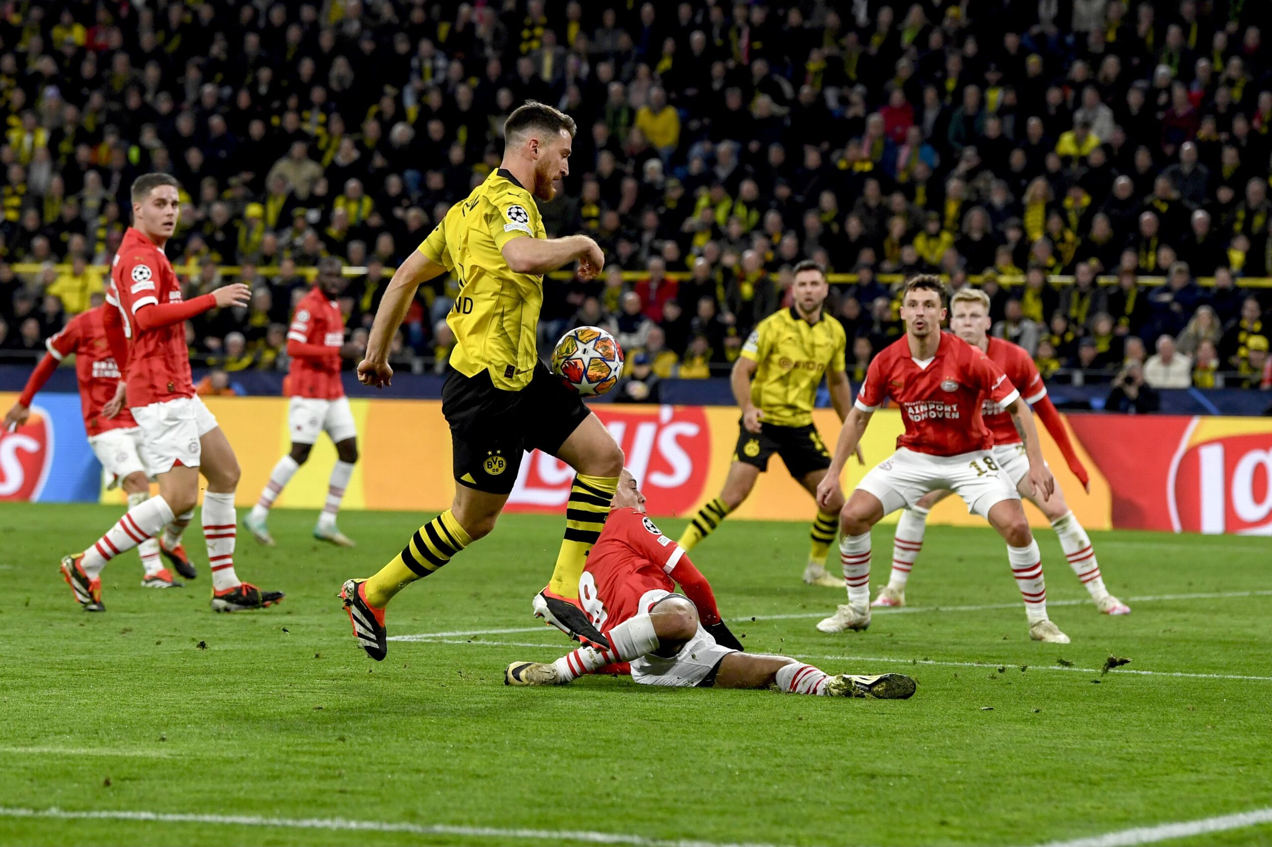 Dortmund vs PSV Eindhoven (03:00 – 14/03) | Xem lại trận đấu
